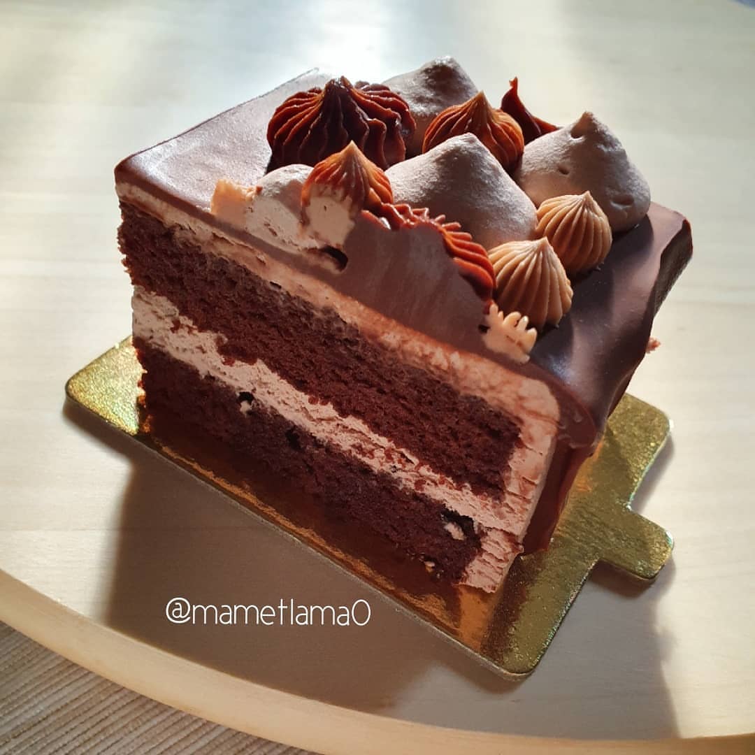 كيكة الشوكولاتة❤ #كيكة_تخرج #كيكة#كيكة_الشوكولاتة #كافيهات_مكة #كافيهات_جدة #مكة#مزاج #cak