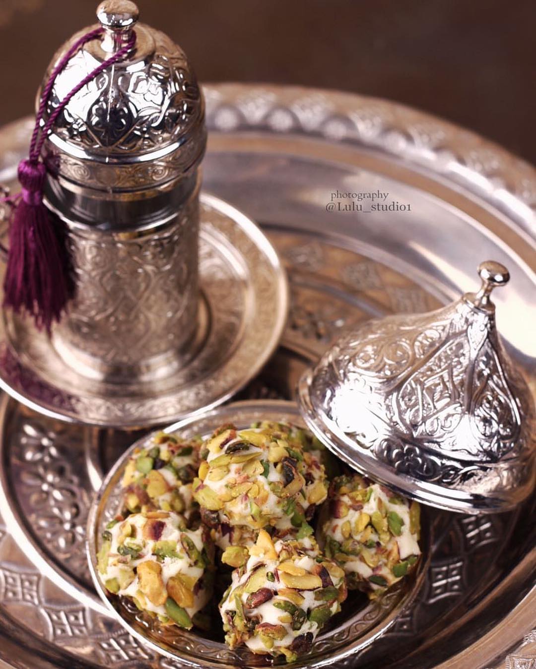 . . . معمول طري ولذيذ بالفستق واللوز و جوز الهند المحمص للطلب واتس :