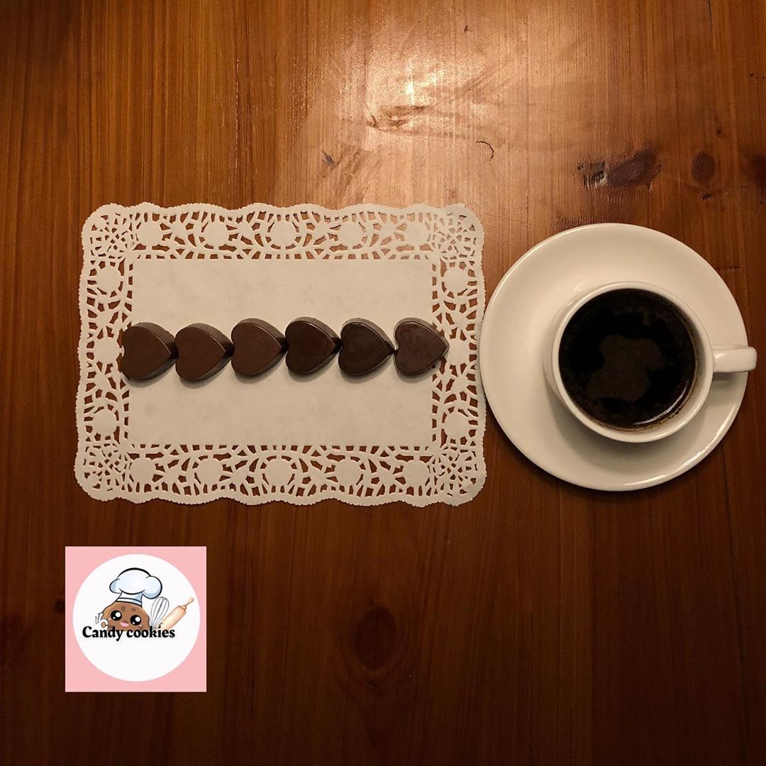 بعض اللقاءات مُدتها فنجان قهوة‬⁩ ‏لكنها تُعطيك من العُمر أجمله♥️♥️