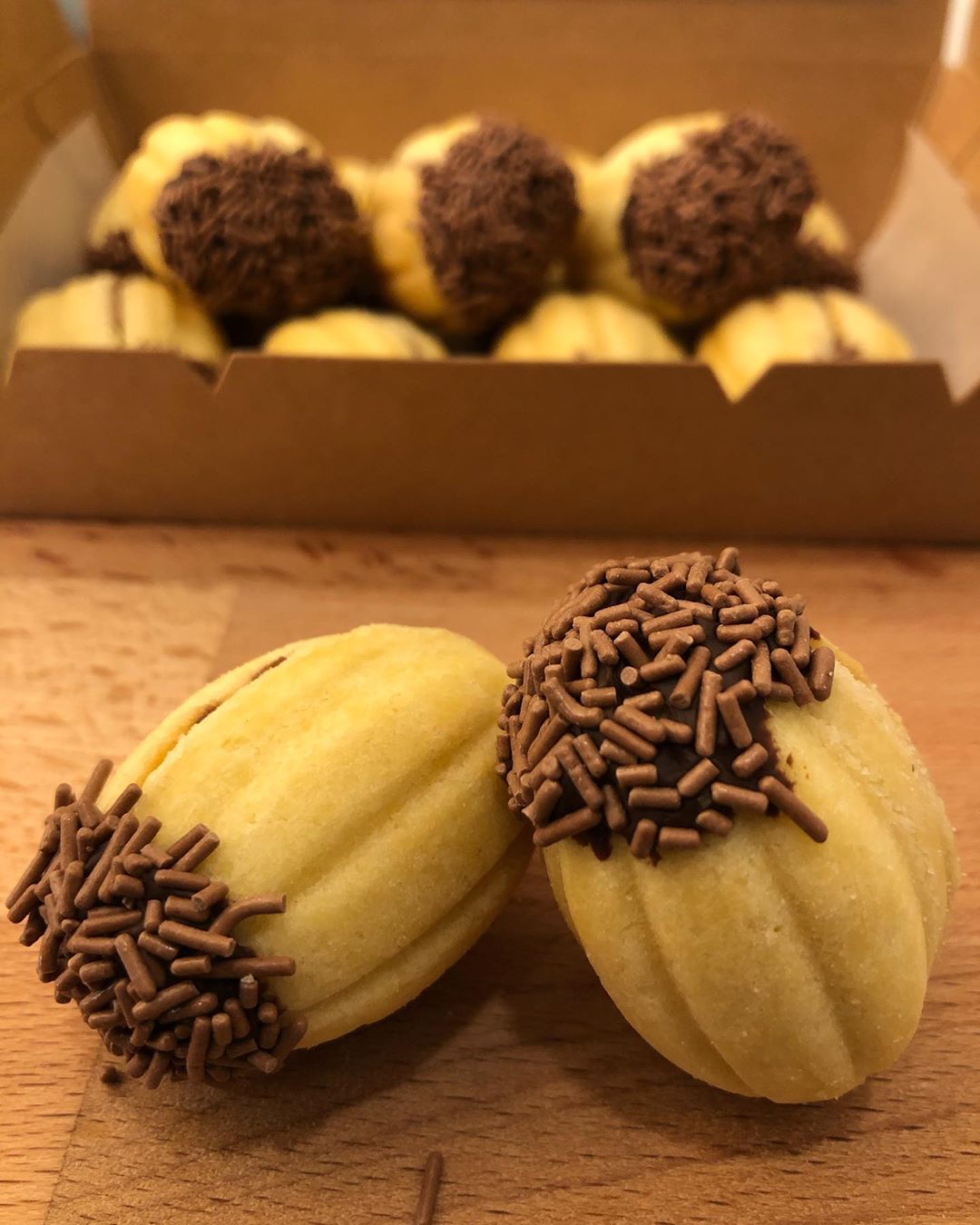 Nutella Jawzeyah جوزية النوتيلا ... • • #Macarons #Chocolate #Mocha # Strawberry #Pistachi