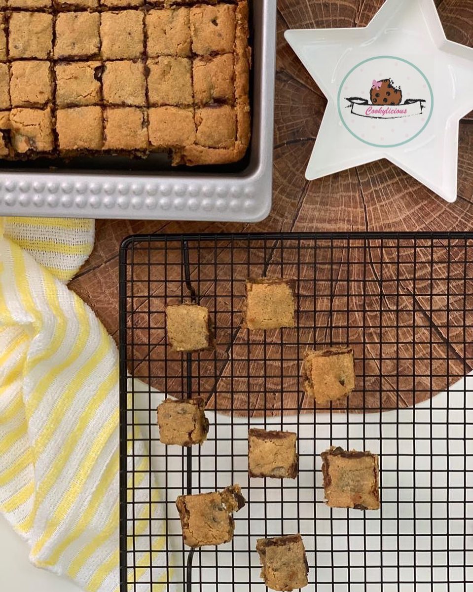 Have a cookie square and enjoy#cookiedecorating #cookies #celebration #brownies #حفلات #جم