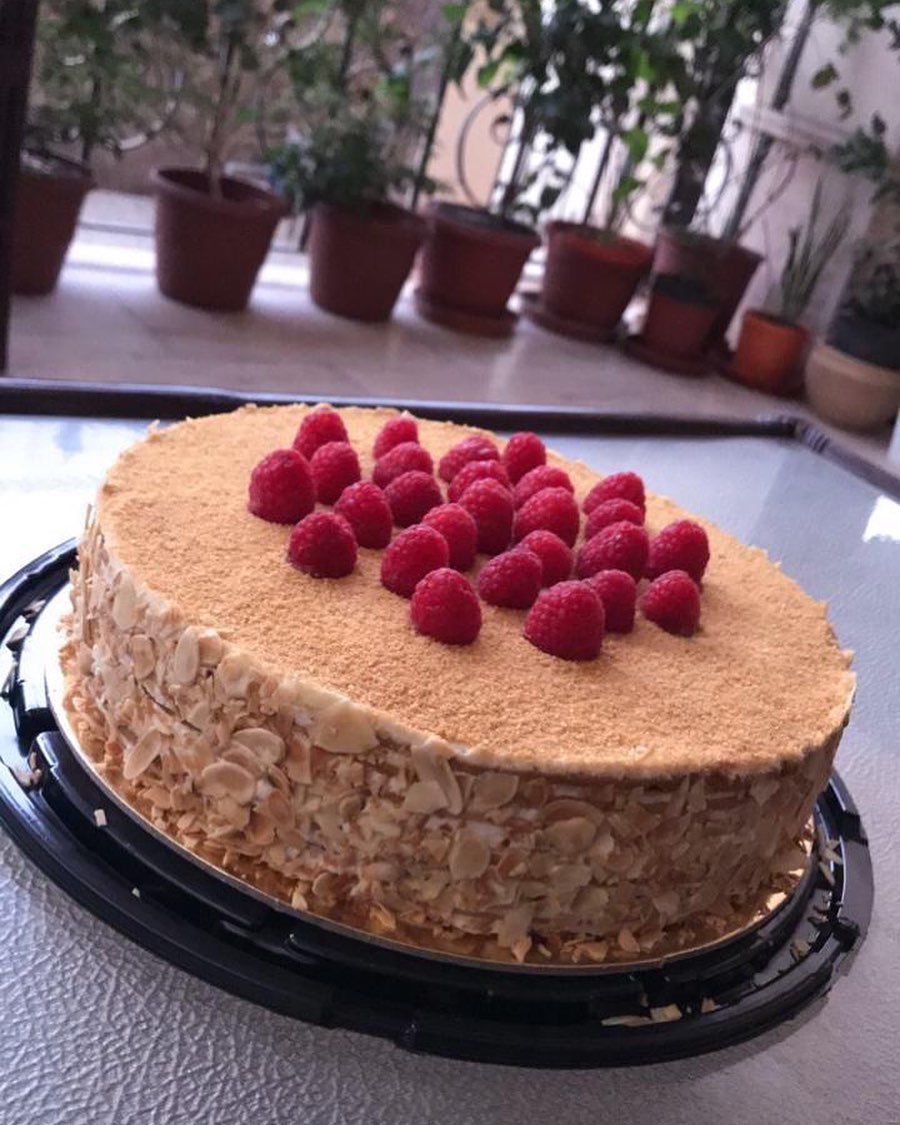 HONEY CAKE, super duper delicious 160 SR _ كيكة العسل، لذيذة جدا بطعمها الغني ١٦٠ ريال *ال