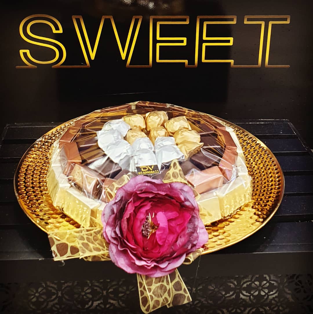 طلبية زبون بالعافية على قلبك #حلويات_الرؤية_الحالمة #جدة #جده #حلويات #DV_sweet_ksa #Dvswe