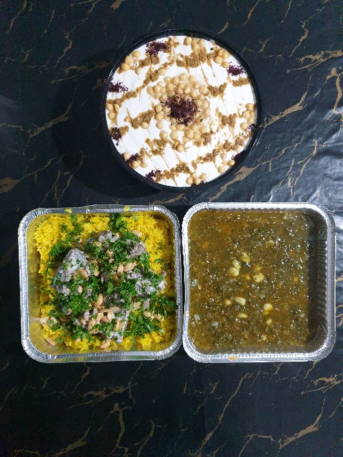 شوربة الفول و السبانخ سلطة الباذنجان و البليلة