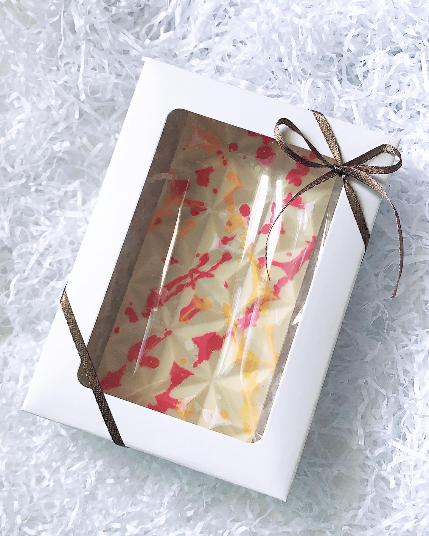 white chocolate bar | قطعة شوكولاتة بيضاء
