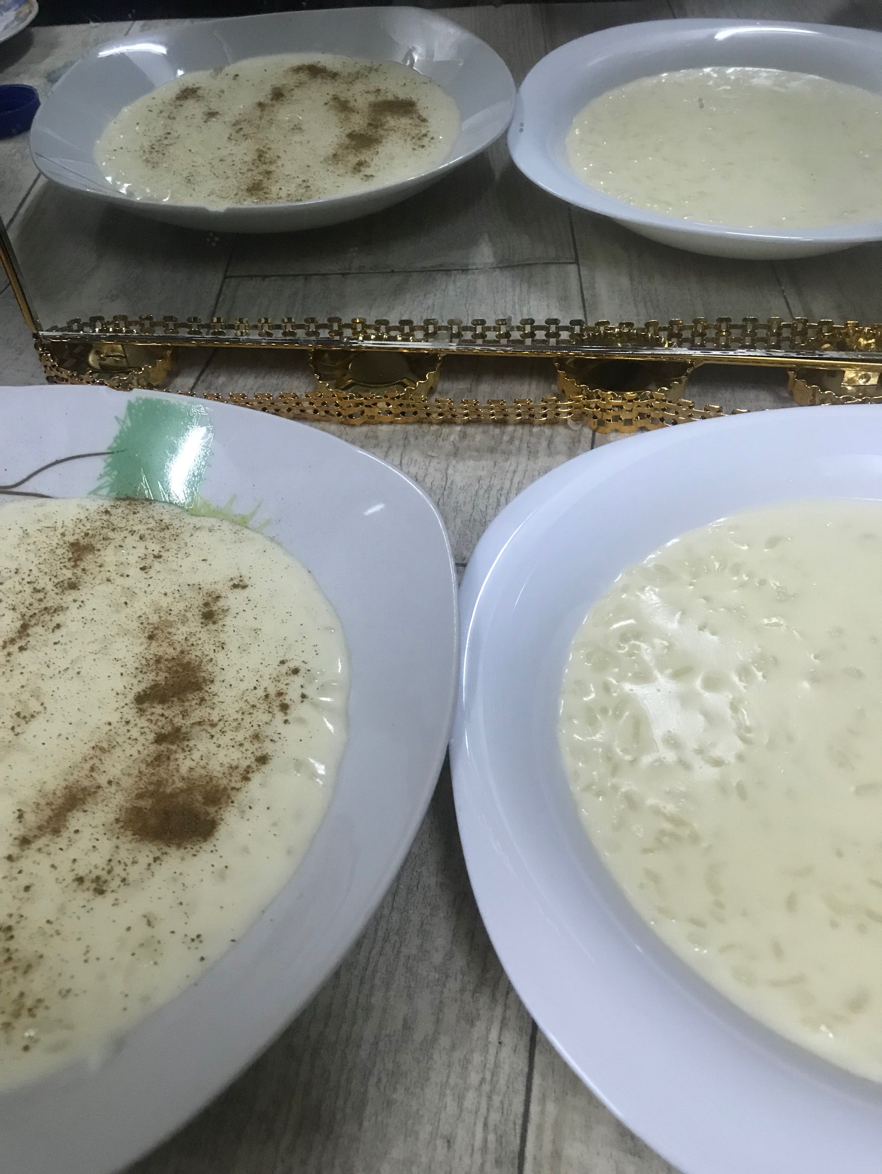 رز باللحليب ولا اجمل من كده ساده وبالقرفه وبالمكسرات وجوز الهند للتواصل واتساب