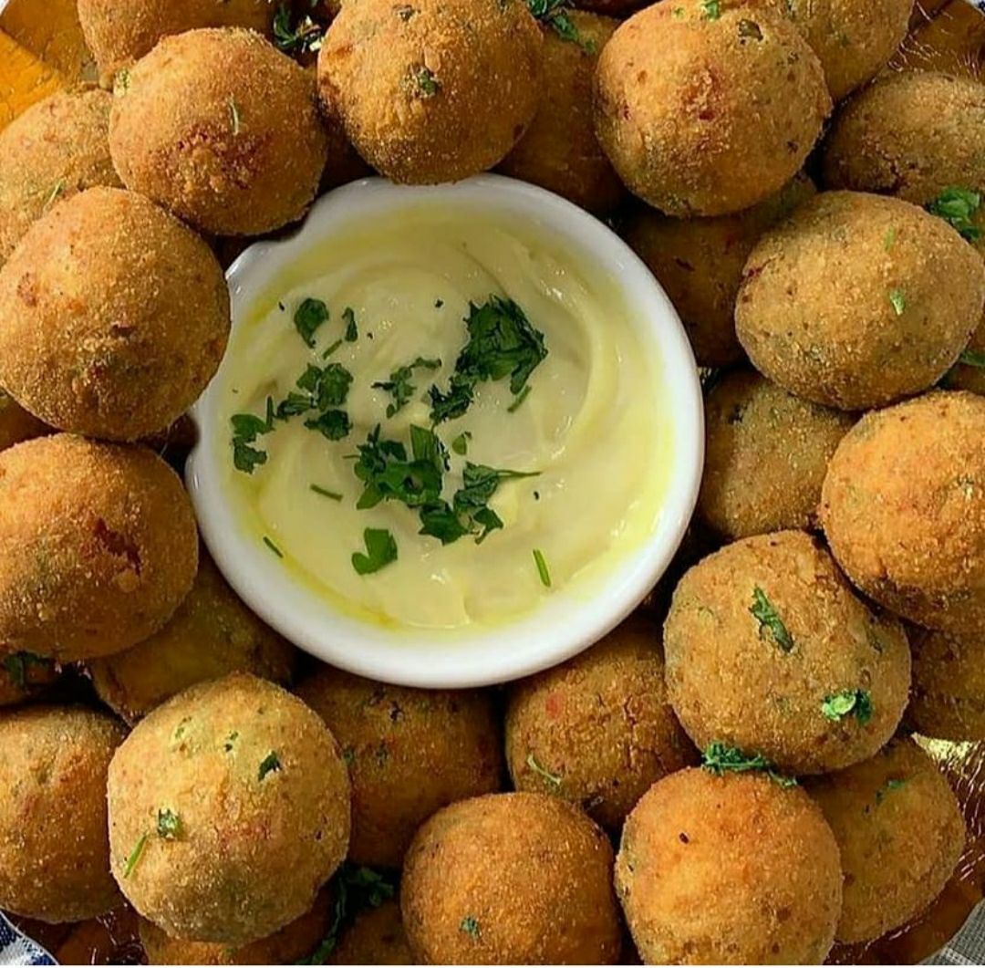 كرات البطاطس بصوص