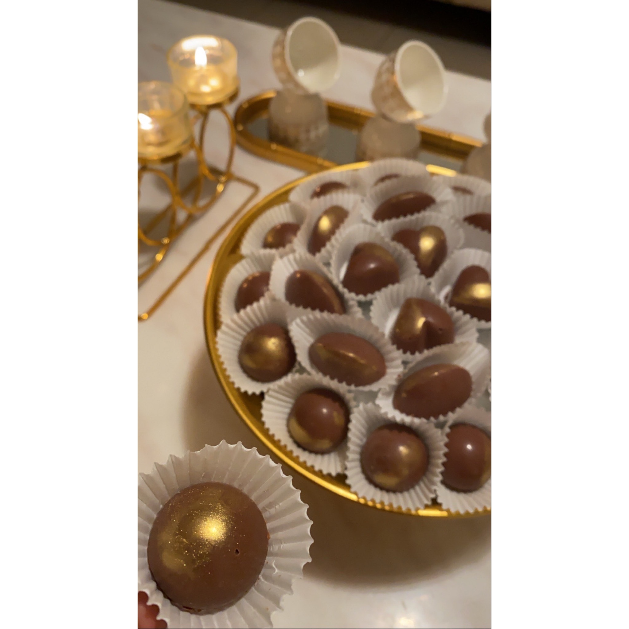 شوكلاته بلجيكيه محشيه متوفر تعبئة صواني