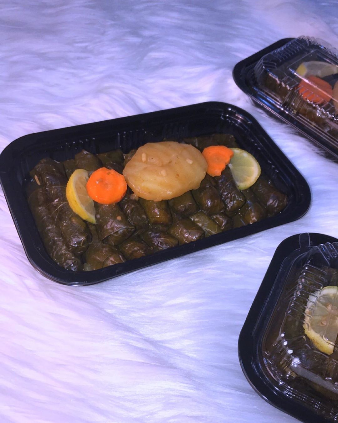 ورق عنب حامض بدبس الرمان ♥️ عرض اليوم الوطني مازال موجود صحنين كبيره بـ١٠٠ ريال صحنين صغير