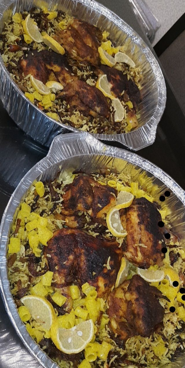 طلبية موظفين مجبوس دجاج عليهم بالعافيه