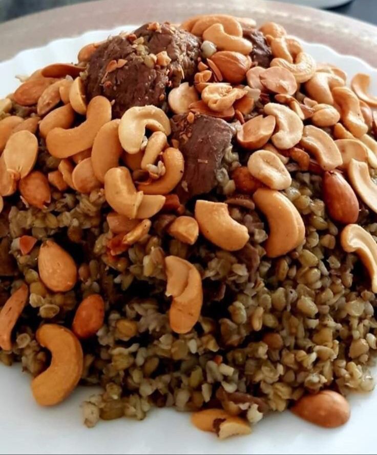 فريكه باللحم والمكسرات التوصيل 30 ريال