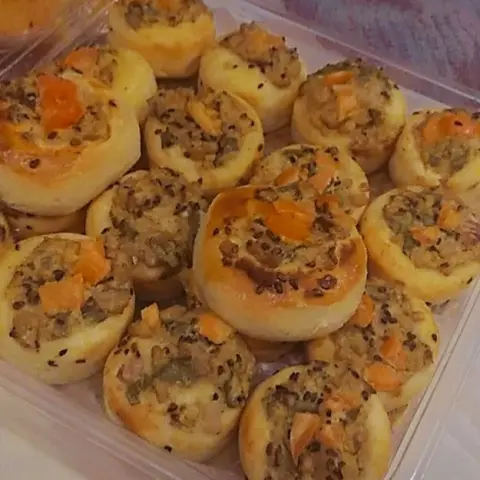 عيش باللحم الطعم ولا غلطه