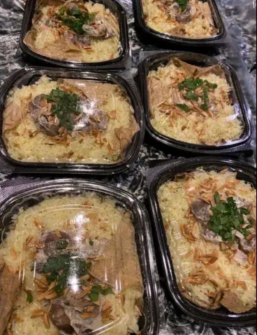 منسف دجاج أو لحم