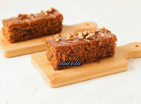بسبوسة تمر بالبيكان او بسبوسة جزر بصوص الجبن صينيه ٢٥ *٢٥ سم