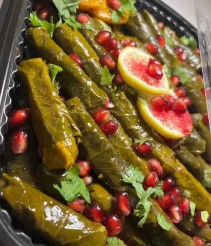 ورق عنب بدبس الرماااان طلب اليوم بالهنا والعافيه ☺️