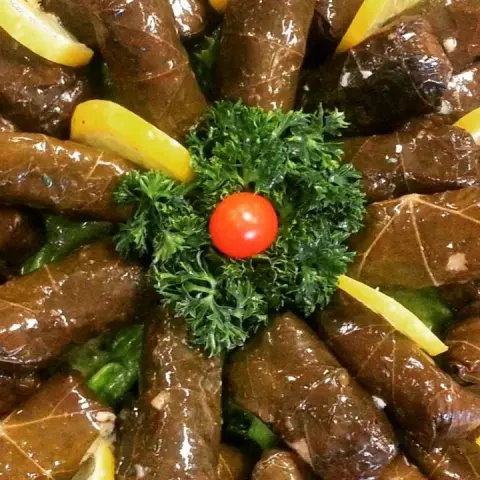 ورق عنب اكلات زاكية اكيد زاكية ٢٠ حبة ب ٣٠ ريال يوجد توصيل داخل الرياض