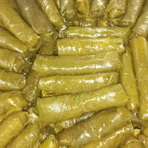 ورق عنب بالخضار او اللحمة