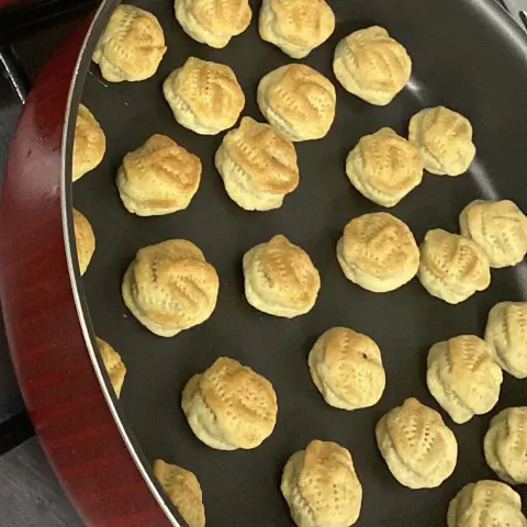 معمول القشطة بحشوه التمر
