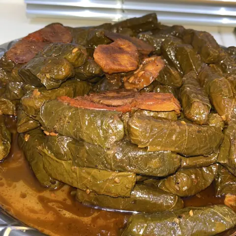 ورق عنب لذيذ بدبس الرمان واليمون