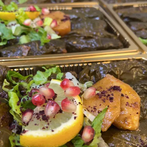 ورق عنب بدبس الرمان واليمون طعم موزون