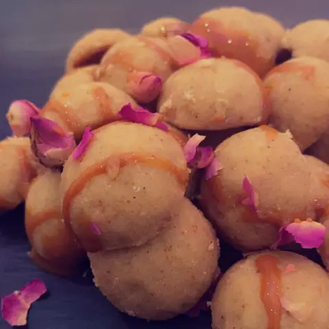 غريبة امي