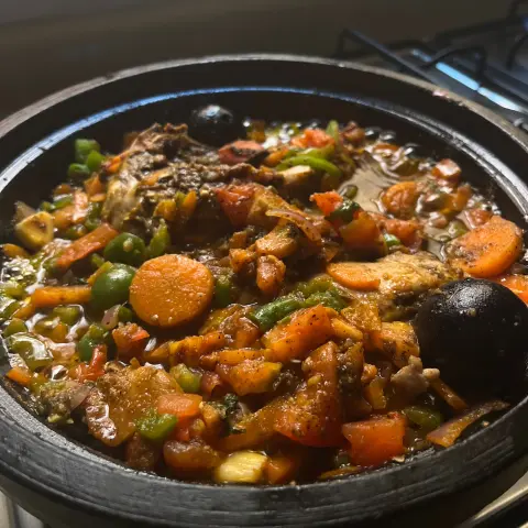 ايدام دجـاج بالخضار نص دجـاج:25﷼ حبه دجـاج:50﷼