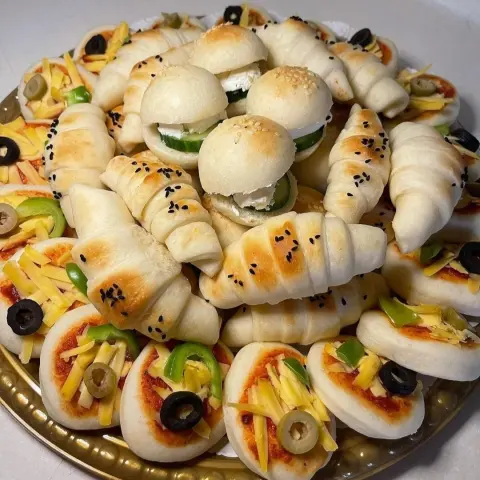 معجنات مشكله صحن كبير