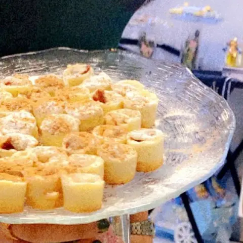 مني تارت تمر