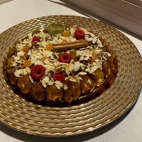 تـمر محشي بصوص الفول السوداني