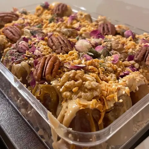 تمر محشي بصوص اللوتس