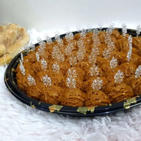 كرات اللوتس كبير ٥٠ (الموضح بالصورة) صغير ب٢٠
