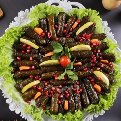 متخصصون بورق العنب