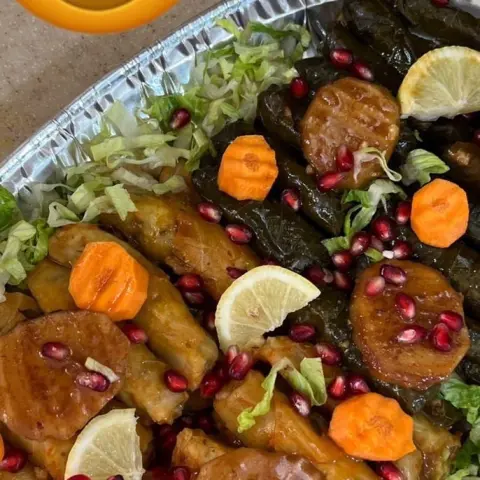لذيذذذذذذذ وناطع حموضه والحمدالله نصنعه يومياً طازج واللهم لك الحمد حتى ترضى اللهم بارك لي في رزقي 🤲 اللي بالصوره ٤٠ حبه