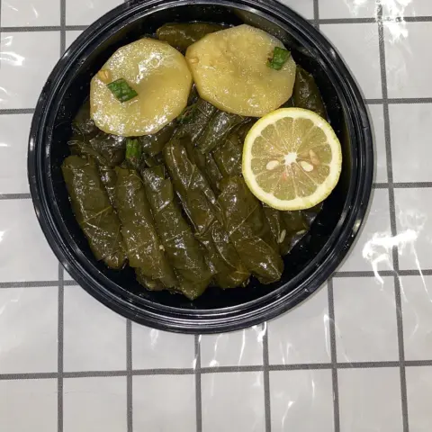 ورق عنب.