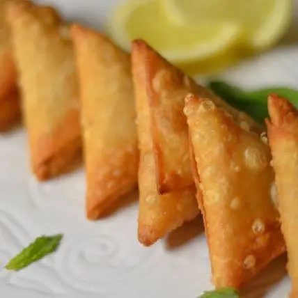 سمبوسة بحشوات متنوعة