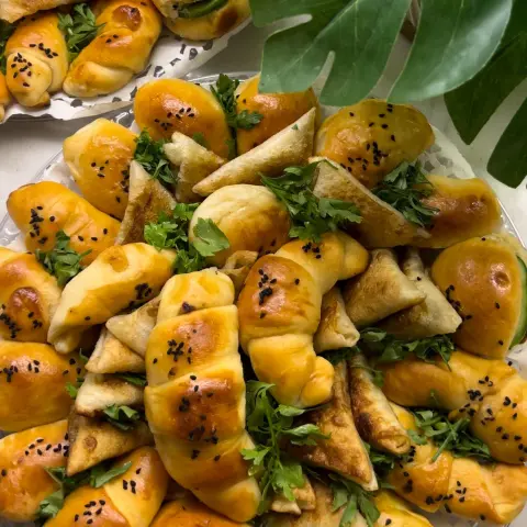 فطائر مشكلة غزلان الاكثر مبيعا طازجه 🤤👌🏻