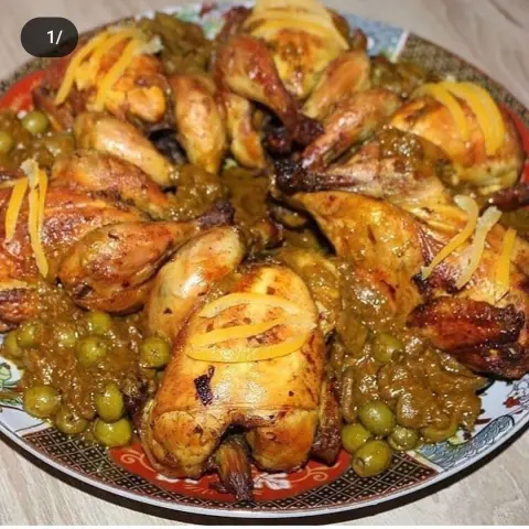 دجاج محمر