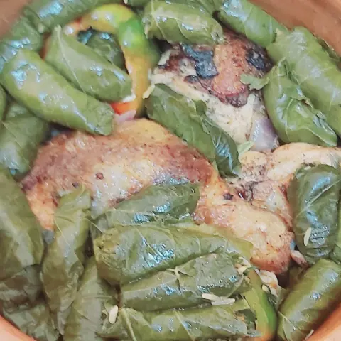 طاجن ورق عنب بالفراخ