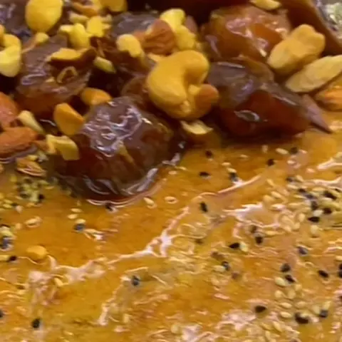خبز كله ب المكسرات