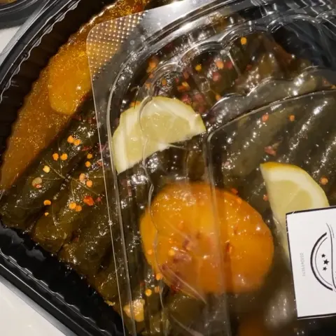 ورق عنب حامض وسبايسي حجم صغير 10 حبات