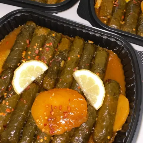 ورق عنب حامض وسبايسي حجم كبير 20 حبة