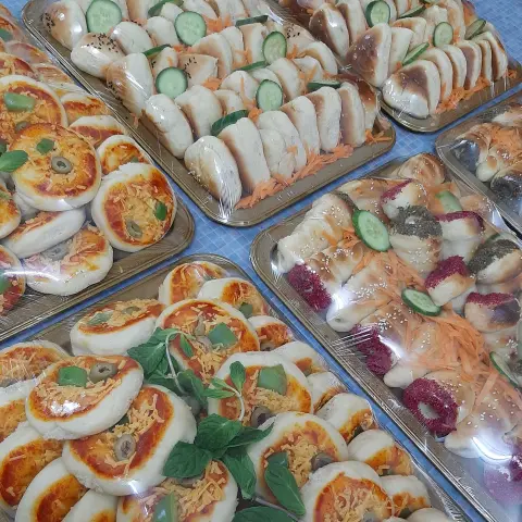 معجنات مشكلة بحشوات مختلفة او بالاجبان حسب الطلب مكة المكرمة العمرة الجديدة
