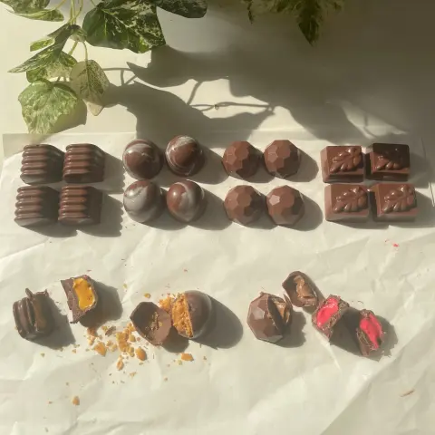شوكليت بعدة حشوات حسب الطلب