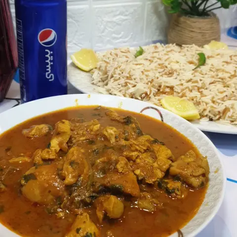 رز مقلي مع ايدام دجاج