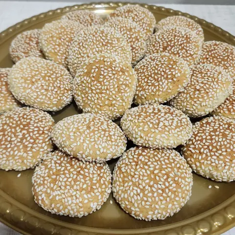 بسكويت بالسمسم