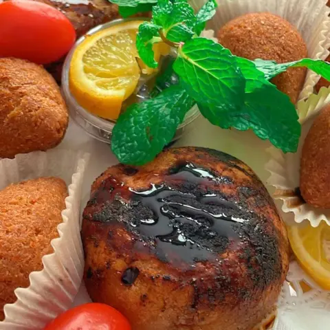 كبة مشوية بالمكسرات