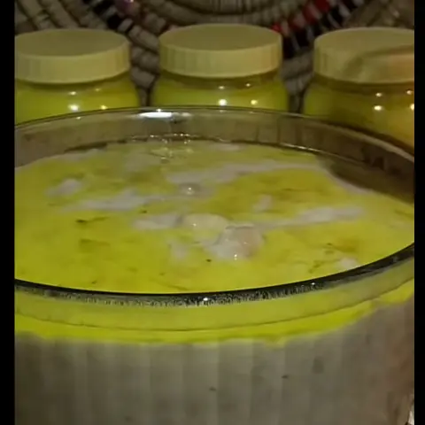 مرقوق بالسمن والحليب الصغير: ٣٥ ريال الوسط: ٥٠ ريال الكبير: ٨٠ ريال مع اضافه السمن : ٢٠ ريال