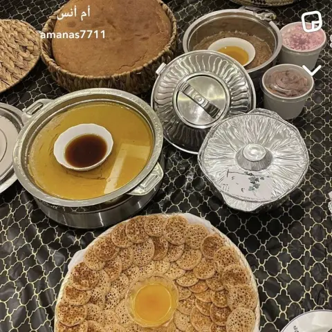 الأكل الشعبي اللذيذ والدافئ