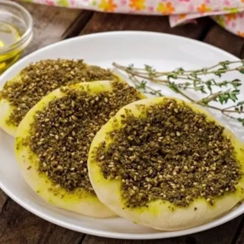 فطائر الزعتر الحبة بريالين