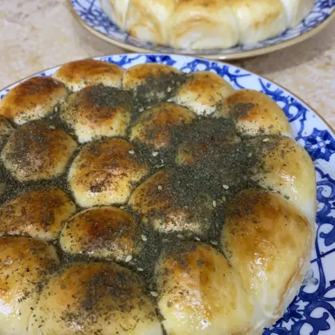 خليه نحل بحشوات مختلفه